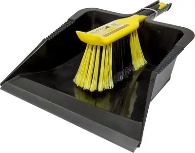 Bulldozer Large Dustpan & Brush Black / Yellow Bulldozer Large Dustpan & Brush Black / Yellow